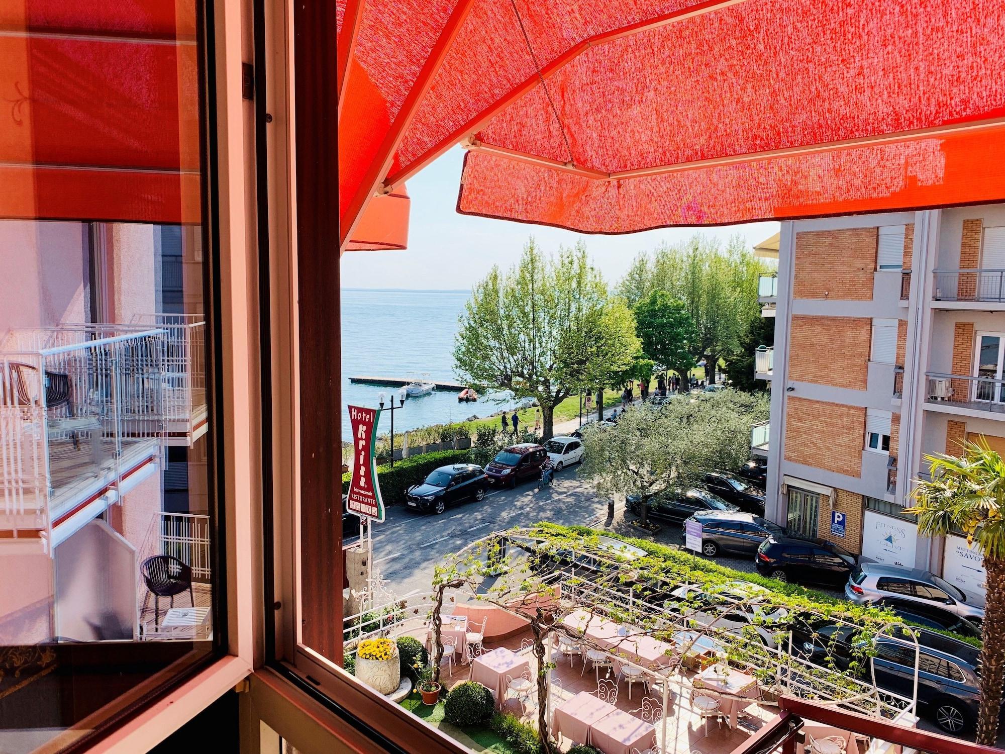 Kriss Internazionale Hotel Bardolino Exterior photo