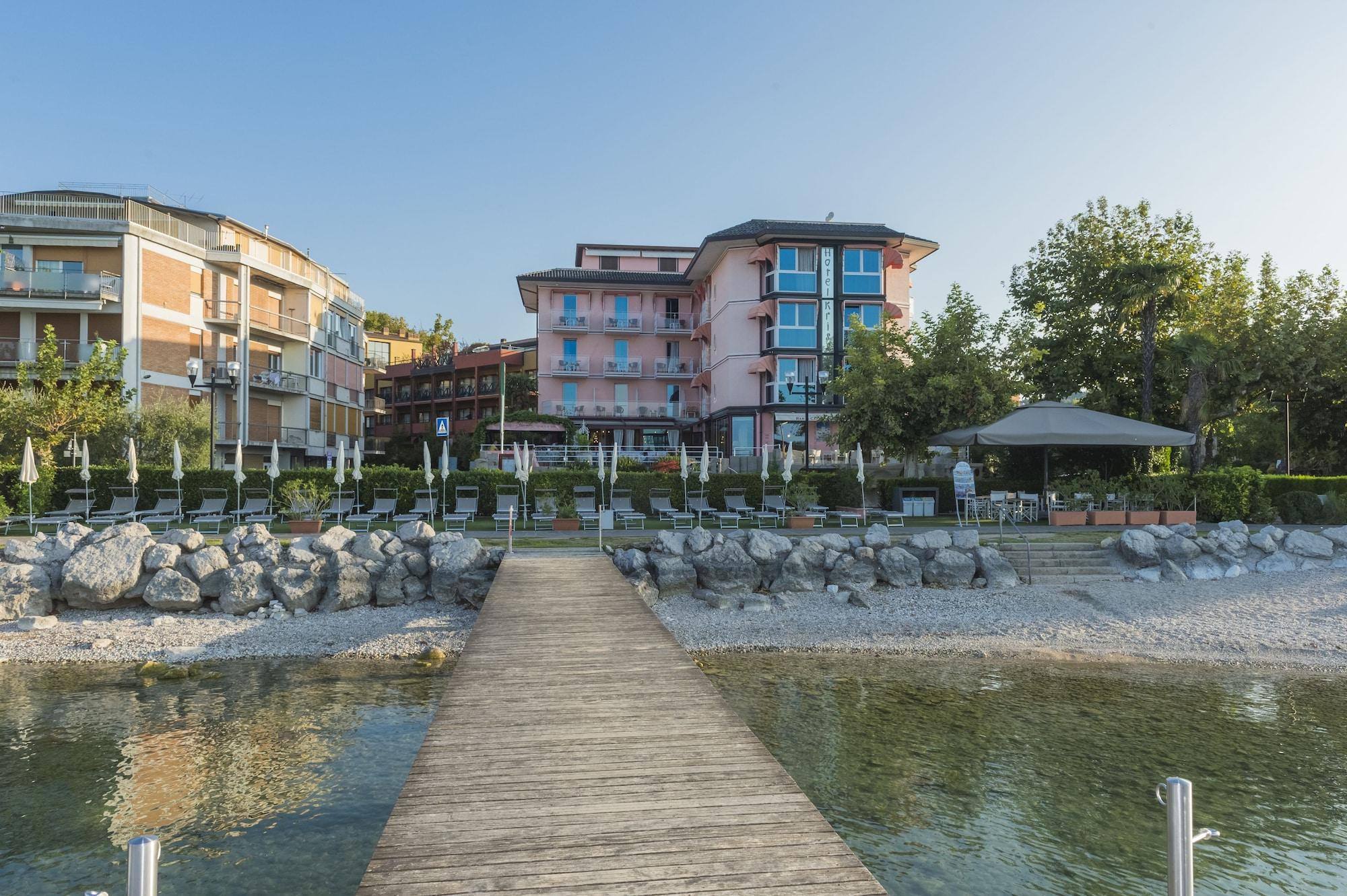 Kriss Internazionale Hotel Bardolino Exterior photo