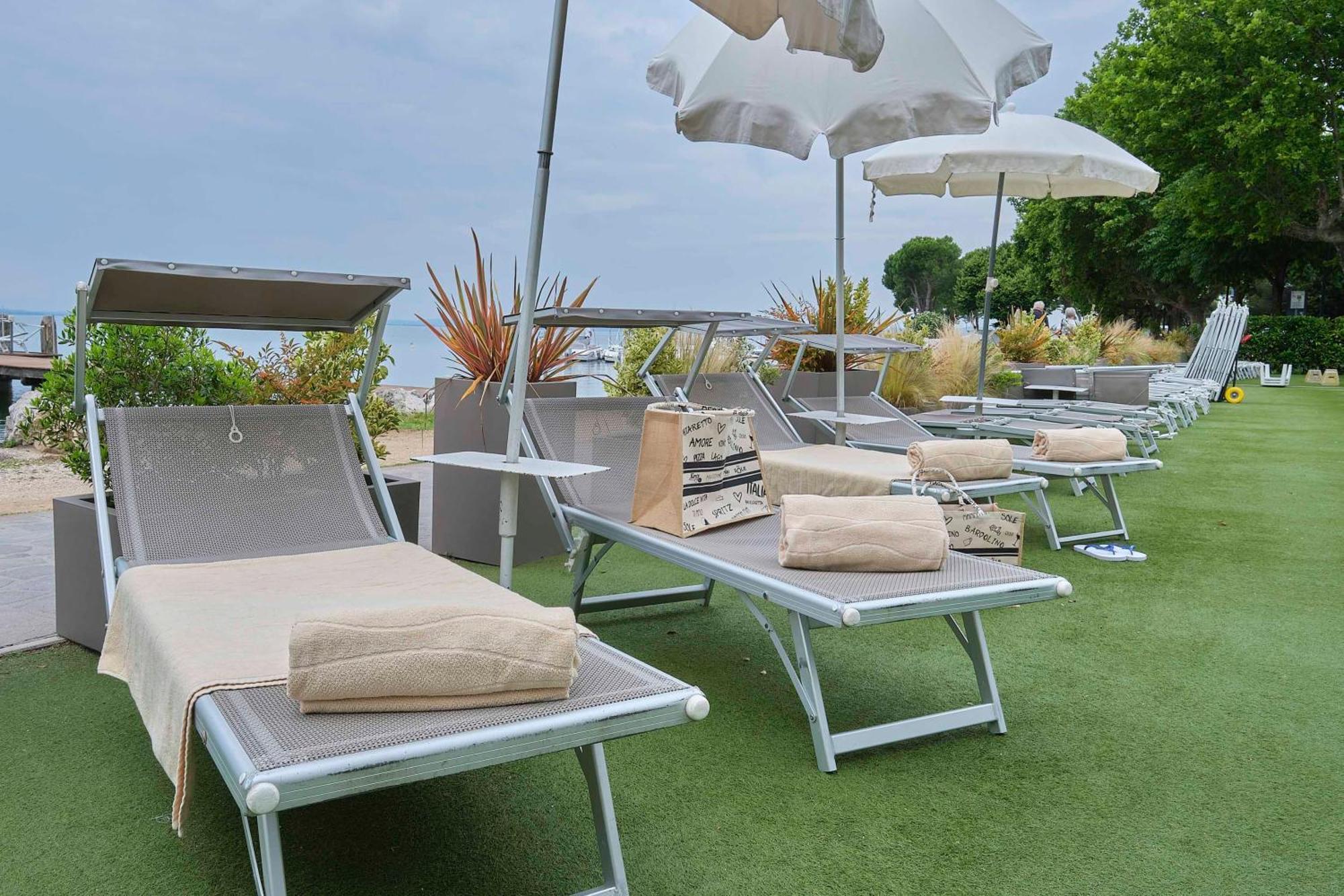 Kriss Internazionale Hotel Bardolino Exterior photo