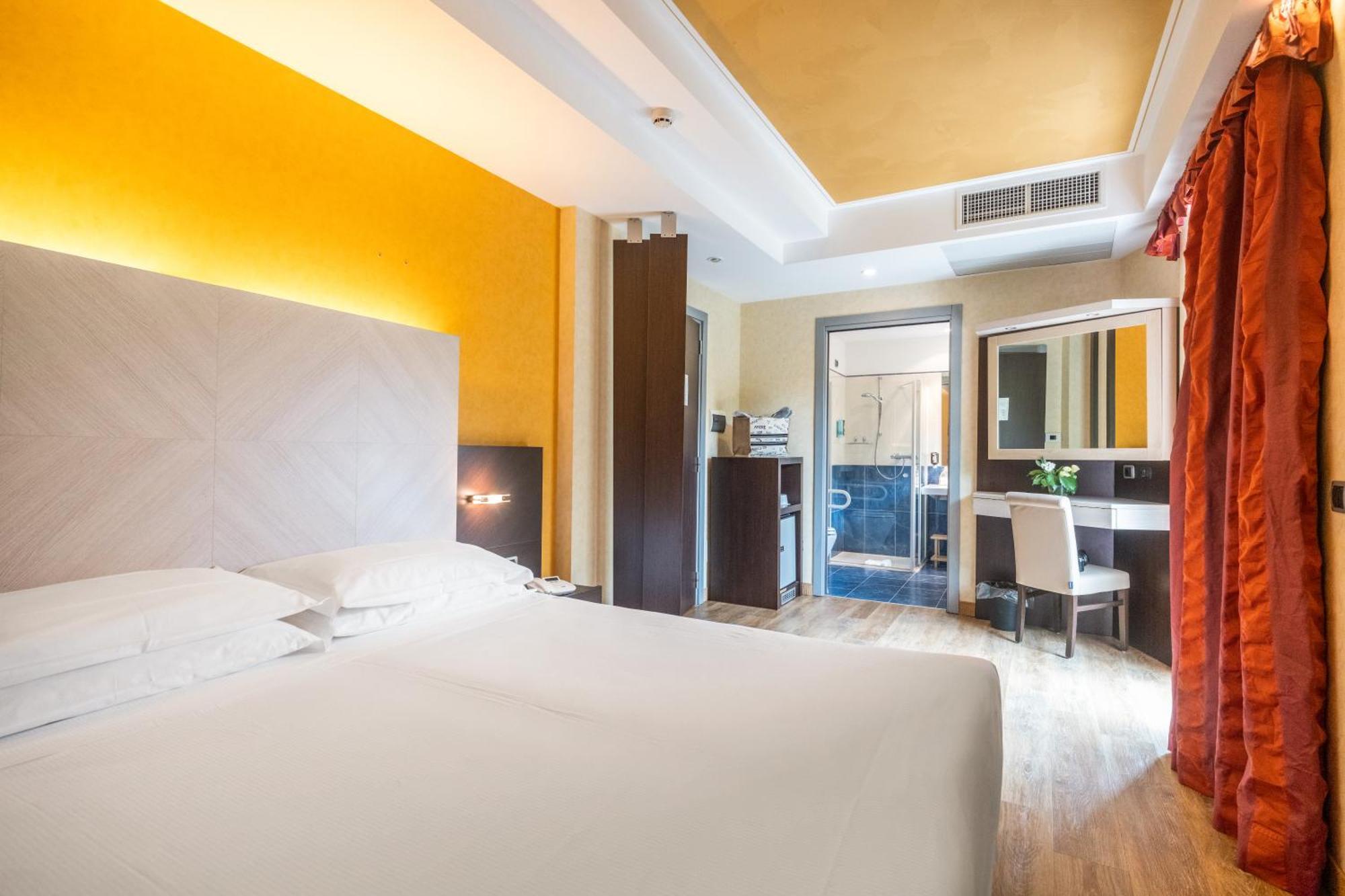 Kriss Internazionale Hotel Bardolino Exterior photo