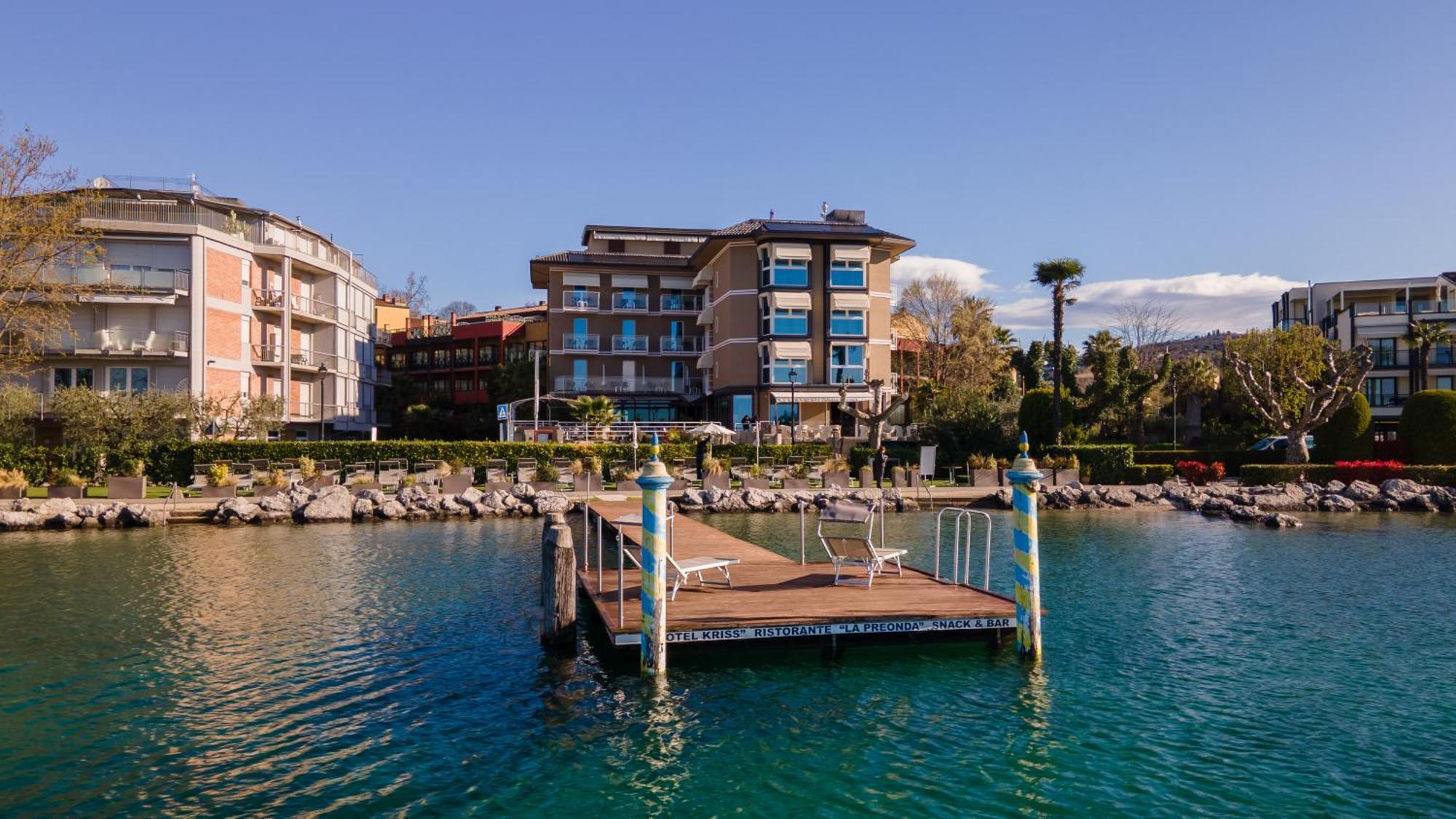 Kriss Internazionale Hotel Bardolino Exterior photo