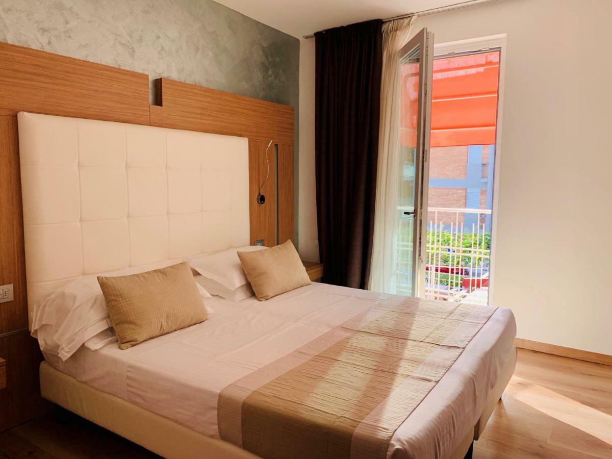 Kriss Internazionale Hotel Bardolino Exterior photo